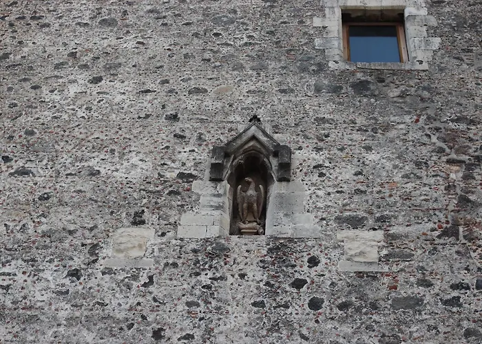 Casa Sveva, Finestra Sulla Storia Katanya