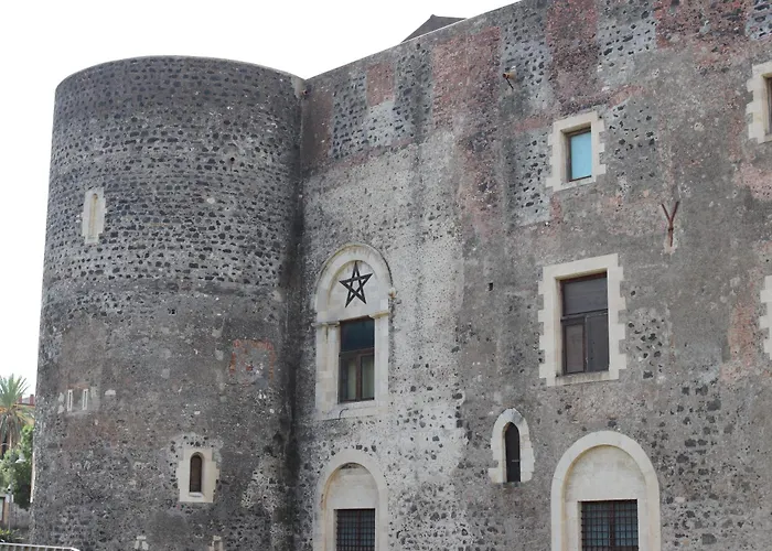 Casa Sveva, Finestra Sulla Storia Katanya