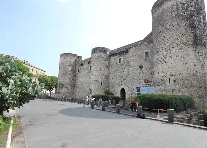 Casa Sveva, Finestra Sulla Storia Katanya